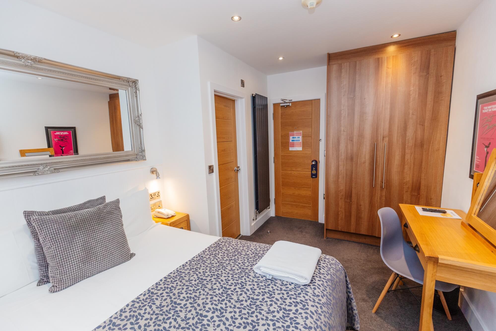 Hotel room in a business hotel in The Carlton, a North Devon